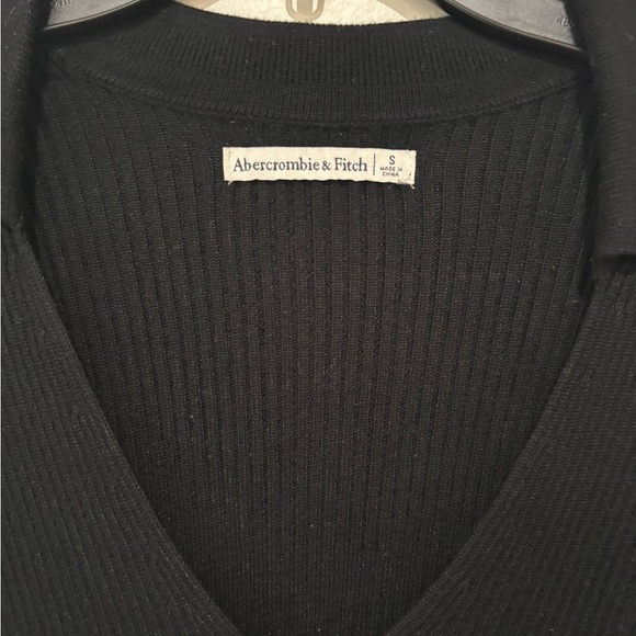 Abercrombie & Fitch Black Ribbed V-Neck Sweater Women’s small - Picture 3 of 5